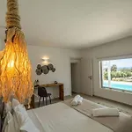 Paraga Villa *
