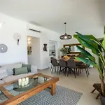 Paraga Villa *