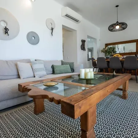Paraga Villa *